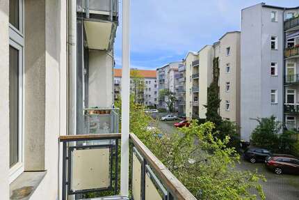 Wohnung zum Mieten in Halle 474,00 € 52.56 m²