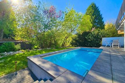 Wahres Raumwunder: Einfamilienhaus mit Pool, Sauna und Garten in bester Taunuslage - Kronberg Oberhöchstadt