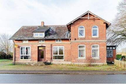 Altbau mit Herz und Herausforderungen - Ehemaliges Kaufmannshaus mit Sanierungsbedarf und Baugrundstück - Schnarup-Thumby
