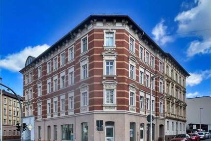 Schönes Klinker-Eckhaus am ehemaligen Wintergarten in Gera