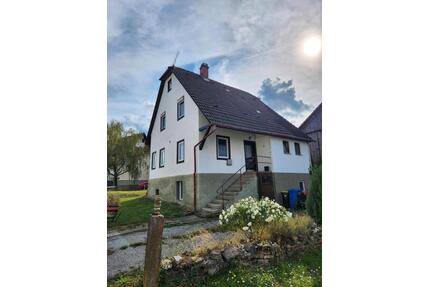 Einfamilienhaus zu vermieten - 550,00&nbsp;EUR Kaltmiete, ca.&nbsp; 85,00&nbsp;m&sup2; in Vöhringen (PLZ: 72189)