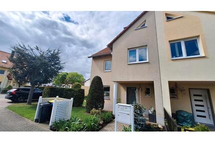 Immobilie, Haus, Doppelhaushälfte mit Garten in bevorzugter Lage - Schkopau