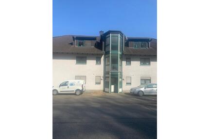 Helle 2-Zimmer-Eigentumswohnung mit Balkon in zentraler Lage. - Wissen