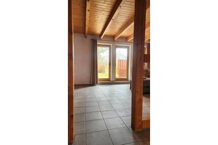 Schöne Doppelhaushälfte mit Gartenstück, großer Terrasse, Carport - Hagen im Bremischen