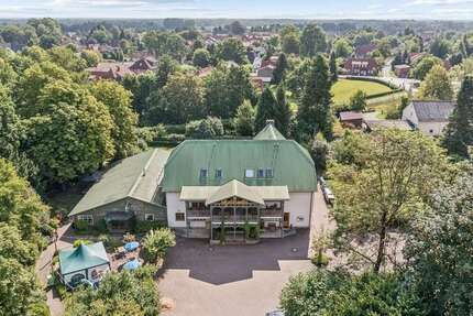 Haus zum Kaufen in Bergen 750.000,00 € 380 m²