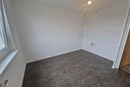 **FAMILIEN WILLKOMMEN**5-Zimmer-Wohnung DG Balkon 2 Bäder ab Sofort - Cottbus Sachsendorf