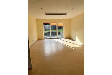 Arbeiten und Wohnen, hell, ruhig mit Terrasse und Stellplätzen ! - Alfeld (Leine)