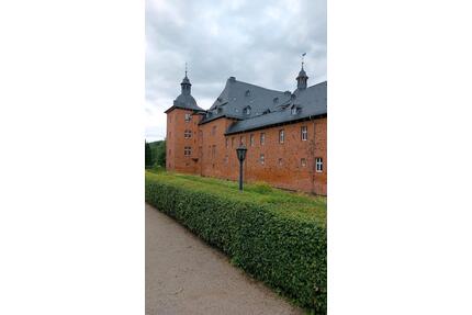 Schloßwohnung mit Gasheizung - 130.000,00&nbsp;EUR Kaufpreis, ca.&nbsp; 40,00&nbsp;m&sup2; in Kirchhundem (PLZ: 57399)
