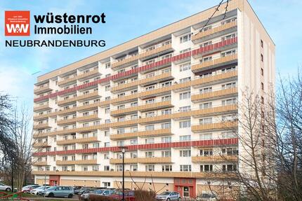 FAST IM STADTZENTRUM UND MIT EINEM GROSSEM BALKON - Neubrandenburg