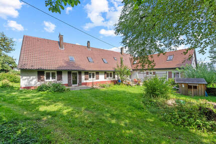 Viel Platz für Ihre Ideen - Großzügiges Wohnhaus mit Geschichte und viel Natur am Höchsten - Illmensee