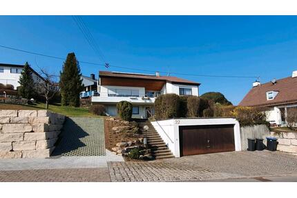 Zur Miete - lichtdurchflutetes Einfamilienhaus in Pfullingen