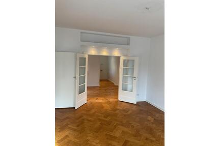 Schön geschnittene 3,5 Zimmer Altbauwohnung in Berlin Wilmersdorf - Kleinmachnow