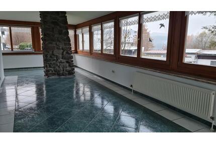 Seniorengerechte 3 Zimmer Wohnung mit Wintergarten und Garten - Frauenau