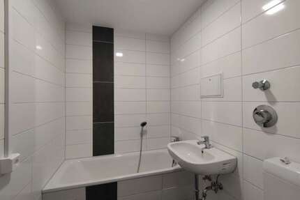 Wohnung zum Mieten in Bitterfeld-Wolfen 342,00 € 57 m²