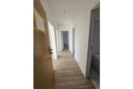 besondere 3-Zimmer-Wohnung im Leibnizviertel, 3. Etage (2.OG) - Eberswalde