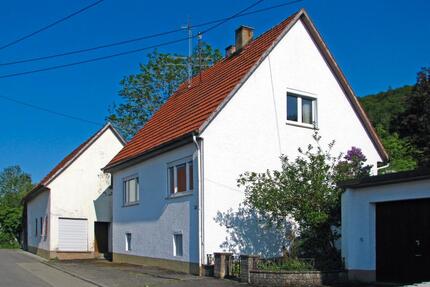 Freistehendes Haus Stadtrand ruhig Nebengeb. Garage großer Garten - Burladingen