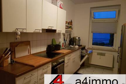 Schöne 2-Zi-Wohnung mit Balkon, Einbauküche, Stellplatz im Hof - Gera Innenstadt