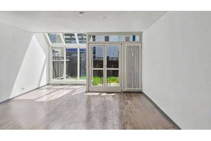 Familienglück in sonnigen Räumen - Gepflegtes Reihenmittelhaus mit Wintergarten und Garten - Kastl