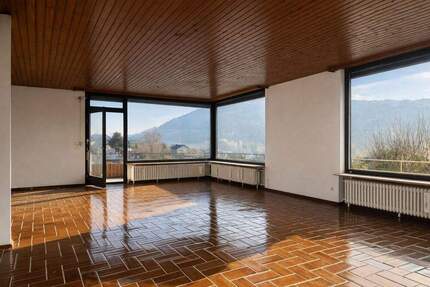 Zweifamilienhaus im Bauhausstil mit Panoramablick in Heidelberg