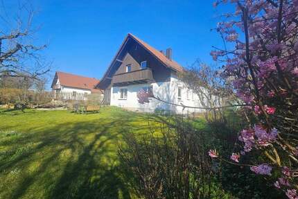 Reserviert! Einladendes EFH mit großem Garten in ruhiger Siedlungslage, Frauensattling - Vilsbiburg-Frauensattling