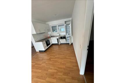 Helle 3 Zimmer Wohnung - 1.045,00&nbsp;EUR Kaltmiete, ca.&nbsp; 73,50&nbsp;m&sup2; in Teublitz (PLZ: 93158)