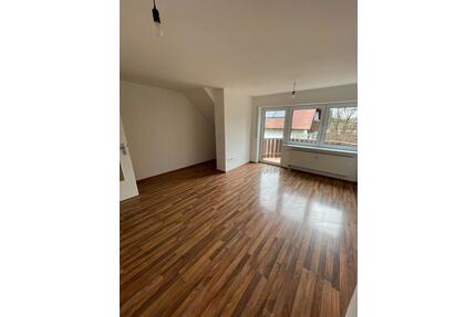 2-Zimmer-Wohnung (55 m²) + 26 m² Hobbyraum, Balkon, EBK, TG - Gunzenhausen