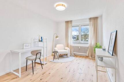 *provisionsfrei und sofort frei* Frisch renovierte 3,5-Zi Wohnung mit Balkon - Leonberg Höfingen