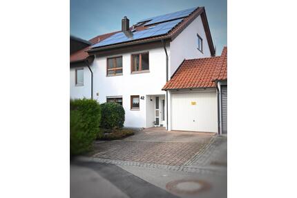 Energieeffizientes Reiheneckhaus mit Photovoltaik und Wärmepumpe - Backnang
