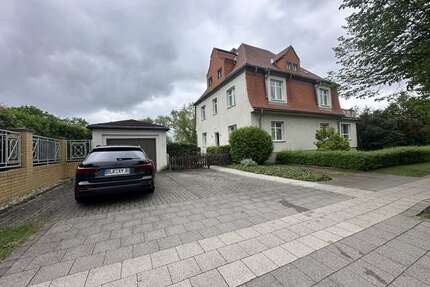 Haus zum Kaufen in Leuna 450.000,00 € 330 m²