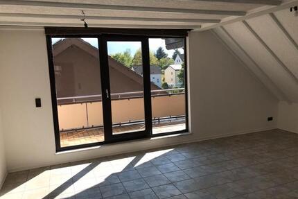 3 ZKB Wohnung mit Blick auf Burg und Balkon - Kirkel