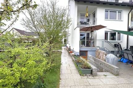 Reihenendhaus mit großem Garten in Neunkirchen am Brand