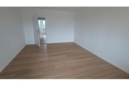 Renovierte 3-Zimmer-Wohnung, ca. 75 m², Balkon + Tiefgarage - Burghausen