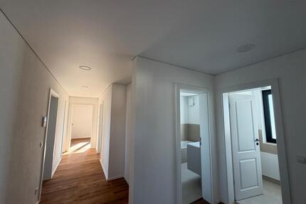 4-Zimmer Wohnung in Altdorf, Balkon, EBK, Garage & Stlp.,Erstbez. - Landshut Landshut-West