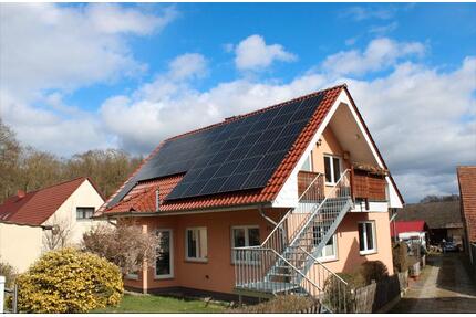 Von Privat OHNE Provision: EFH mit Einliegerwohnung Solar Carport - Rheinsberg