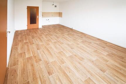 Kleine 2-Raum-Wohnung mit Balkon - Chemnitz Kapellenberg