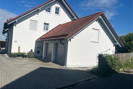 Dachgeschoss Wohnung - 900,00&nbsp;EUR Kaltmiete, ca.&nbsp; 60,00&nbsp;m&sup2; in Taufkirchen (Vils) (PLZ: 84416)