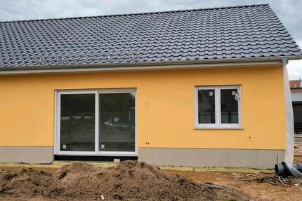 Doppelhaushälfte ebenerdig + Garten und 2 Stellplätze Erstbezug - Lübben (Spreewald)