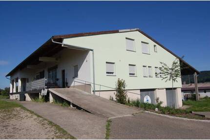 GROSSES Wohnhaus, Ortsrandlage ,2217m² Grundstück - Rielasingen-Worblingen