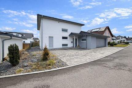 Modernes Einfamilienhaus mit Doppelgarage und Büro - sofort beziehbar - Zimmern ob Rottweil