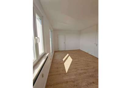 Wohnung zum Mieten in Halle 950,00 € 119 m²