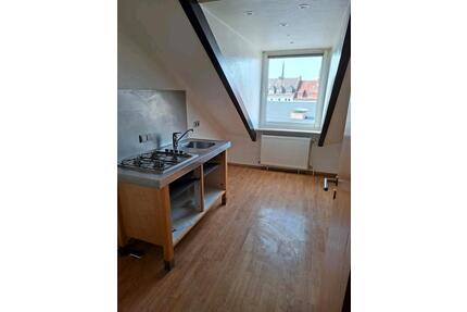 Sehr schöne 4 Zimmer Wohnung sehr zentral frisch renoviert - Aschaffenburg Österreicher Kolonie