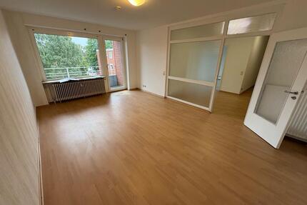 Helle 2,5-Zimmer-Wohnung ca. 75 m² Balkon & Aufzug Stade