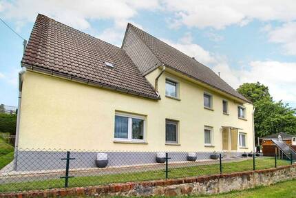 1 Haus + 2 Wohnungen + ruhige Lage + gepflegter Zustand - Wechselburg Göhren