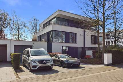 Haus zum Kaufen in Köln 2.950.000,00 € 284 m²