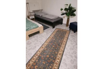 Montour Zimmer - 25,00&nbsp;EUR Kaltmiete, ca.&nbsp; 200,00&nbsp;m&sup2; in Waldbüttelbrunn (PLZ: 97297)