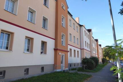 Großzügige 3 Zimmer Wohnung - 605,00&nbsp;EUR Kaltmiete, ca.&nbsp; 95,90&nbsp;m&sup2;&nbsp;Wohnfl&auml;che in Dessau-Roßlau (PLZ: 06842) Innenstadt