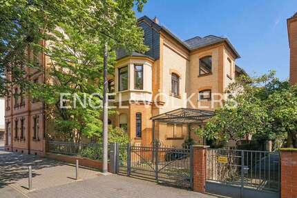 Haus zum Kaufen in Unterliederbach 1.425.000,00 € 314 m²