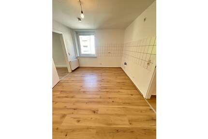 Wohnung zum Mieten in Duisburg 316,00 € 52.51 m²