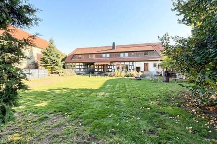 Vierseitenhof mit Bauernhaus, Einliegerwohnung und großem Entwicklungspotenzial - Waldhufen Nieder Seifersdorf