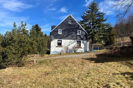Einfamilienhaus mit großem Grundstück (ca. 1.600 m²) – viel Platz - Burkhardtsdorf